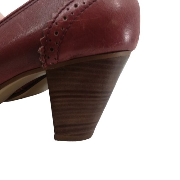Vintage Nobils Wingtip Red Heels Pumps Size 7.5 M Red Leather Classic 70s - Picture 4 of 12
